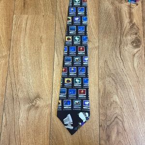Peanuts neck tie